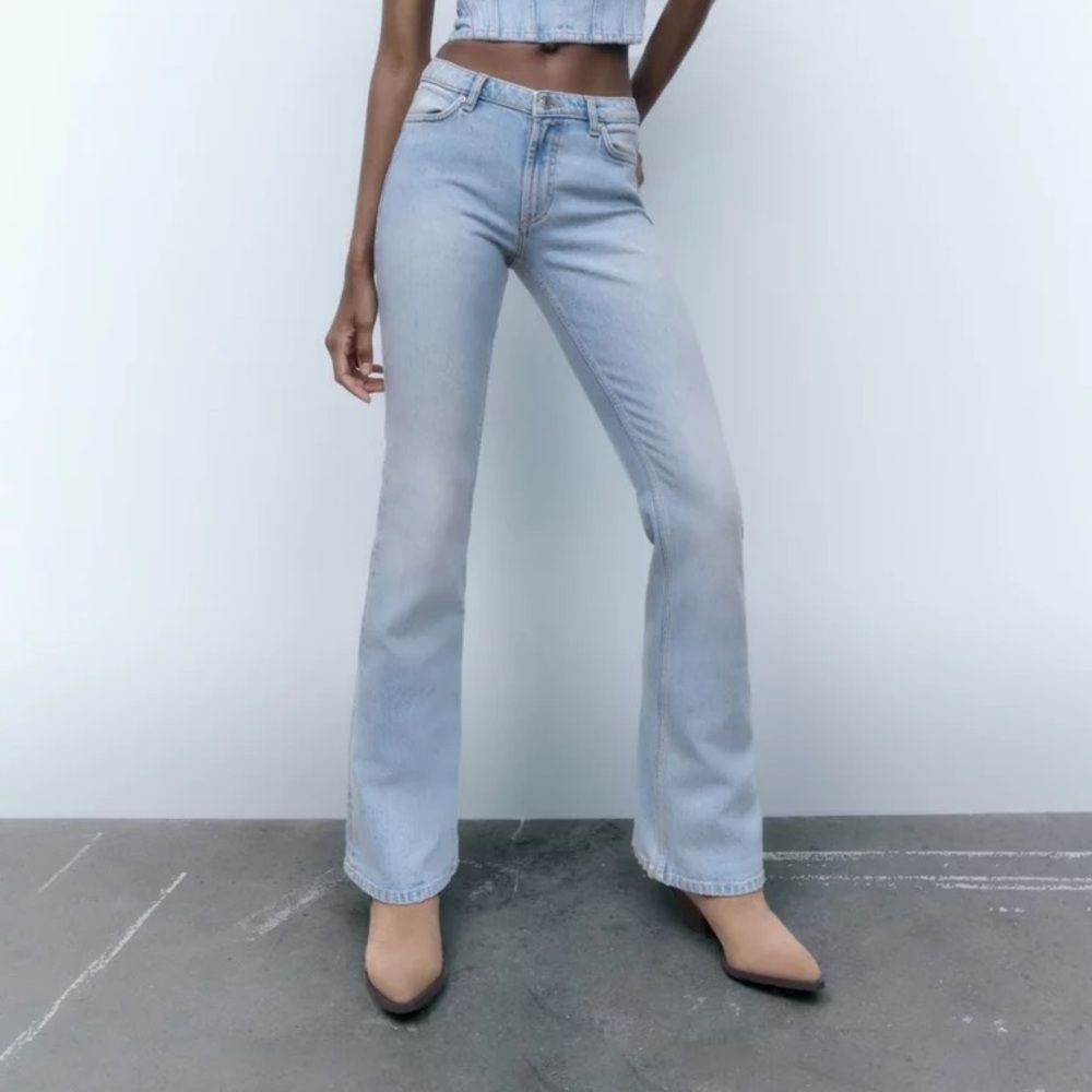 Zara TRF LOW RISE FLARE JEANS
